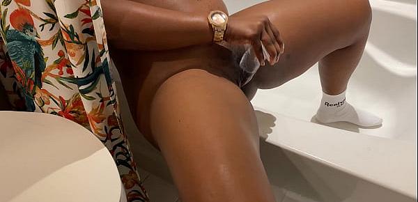  Amateur Ebony Rides Her Dildo In The Shower